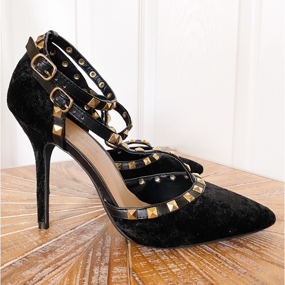 Size 10 EUC Wild Diva Studded Heels With Ankle Straps - Picture 3 of 11